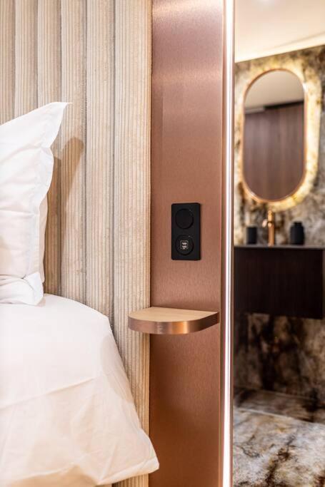 B Luxe Triplex, Cinema Near Place Des Vosges Ac Appartement Parijs