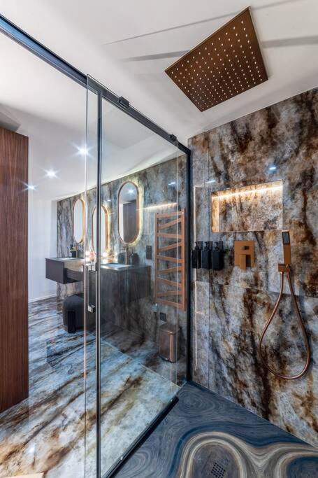 B Luxe Triplex, Cinema Near Place Des Vosges Ac Appartement Parijs