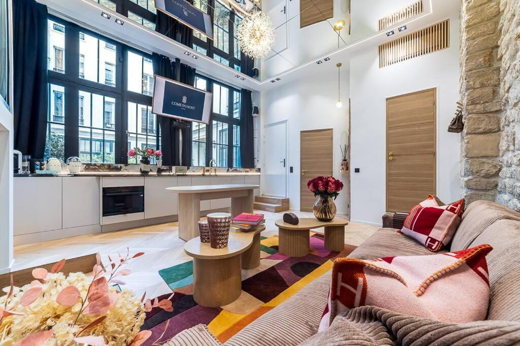 Appartement B Luxe Triplex, Cinema Near Place Des Vosges Ac Parijs