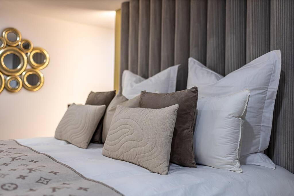 B Luxe Triplex, Cinema Near Place Des Vosges Ac Appartement Parijs
