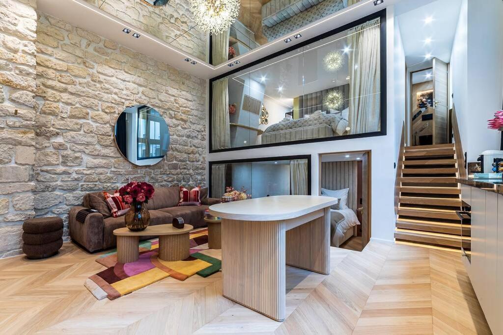 B Luxe Triplex, Cinema Near Place Des Vosges Ac Appartement Parijs