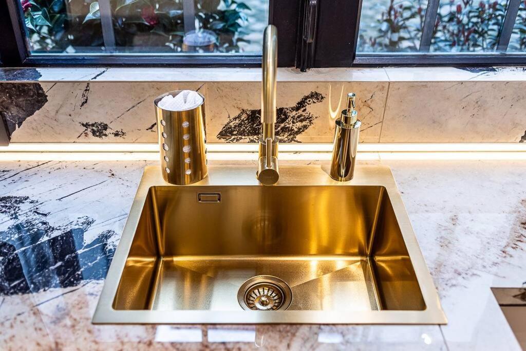 B Luxe Triplex, Cinema Near Place Des Vosges Ac * Parijs