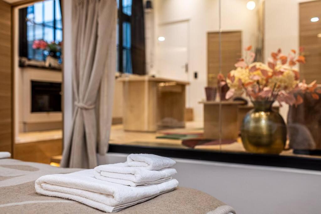 Appartement B Luxe Triplex, Cinema Near Place Des Vosges Ac