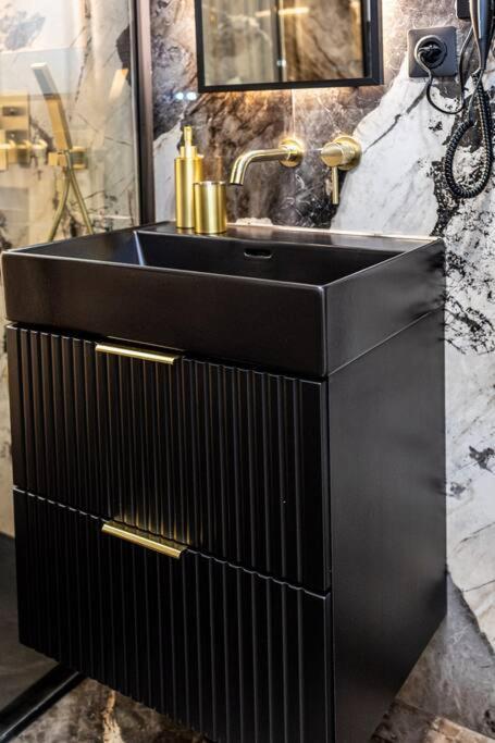 B Luxe Triplex, Cinema Near Place Des Vosges Ac Parijs