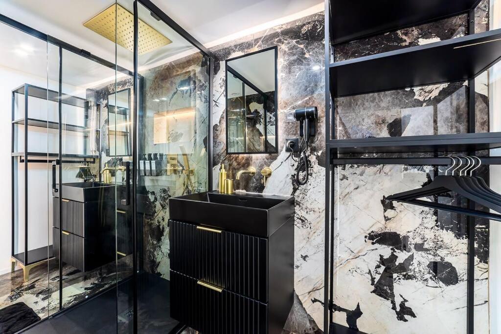B Luxe Triplex, Cinema Near Place Des Vosges Ac Appartement Parijs